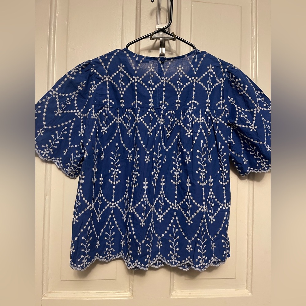 Rebellion NWT Blue and White Floral Top - Picture 4 of 10